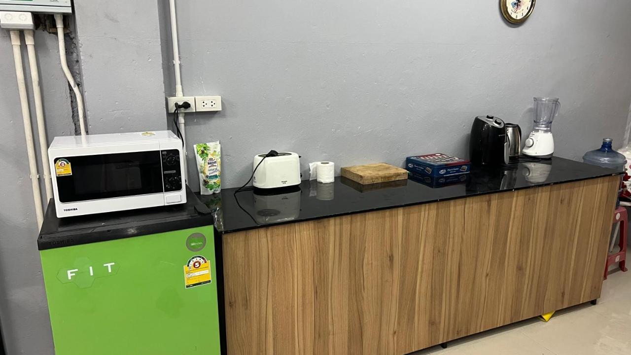 W District Hostel 曼谷 外观 照片