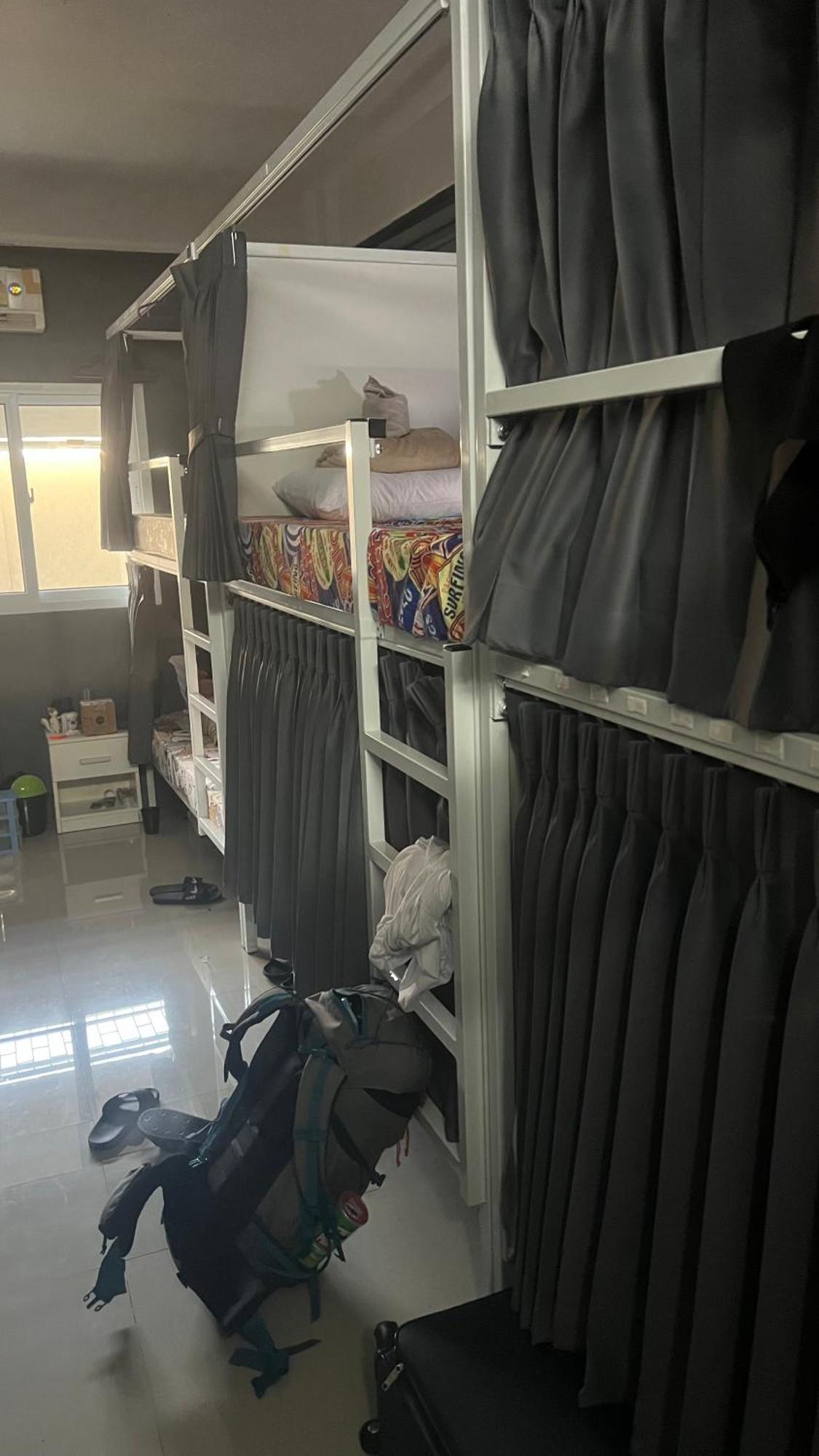 W District Hostel 曼谷 外观 照片