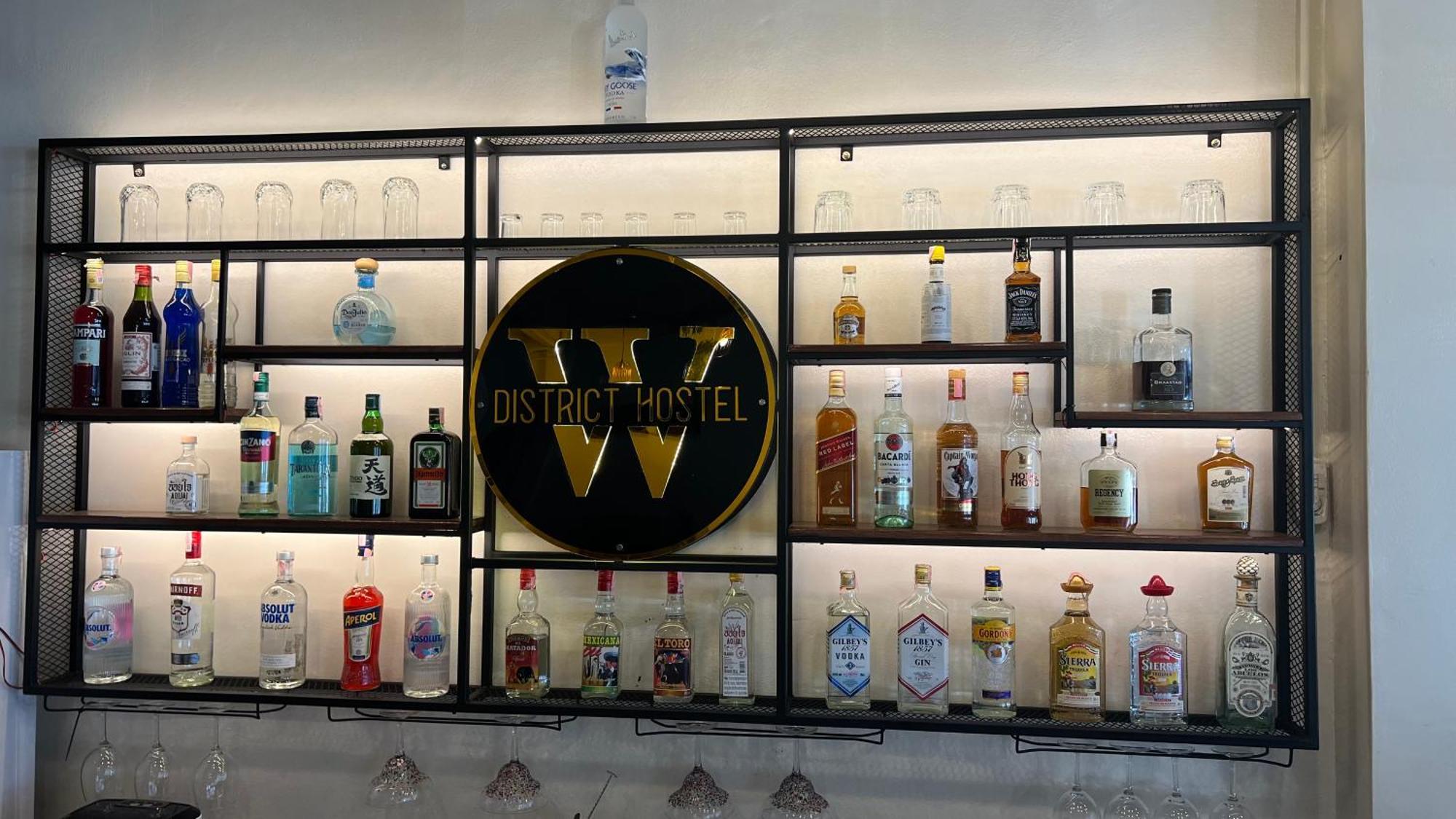 W District Hostel 曼谷 外观 照片